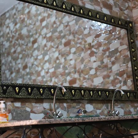 Dar Ilyana Hotel Ait Tiourhza Ngoại thất bức ảnh
